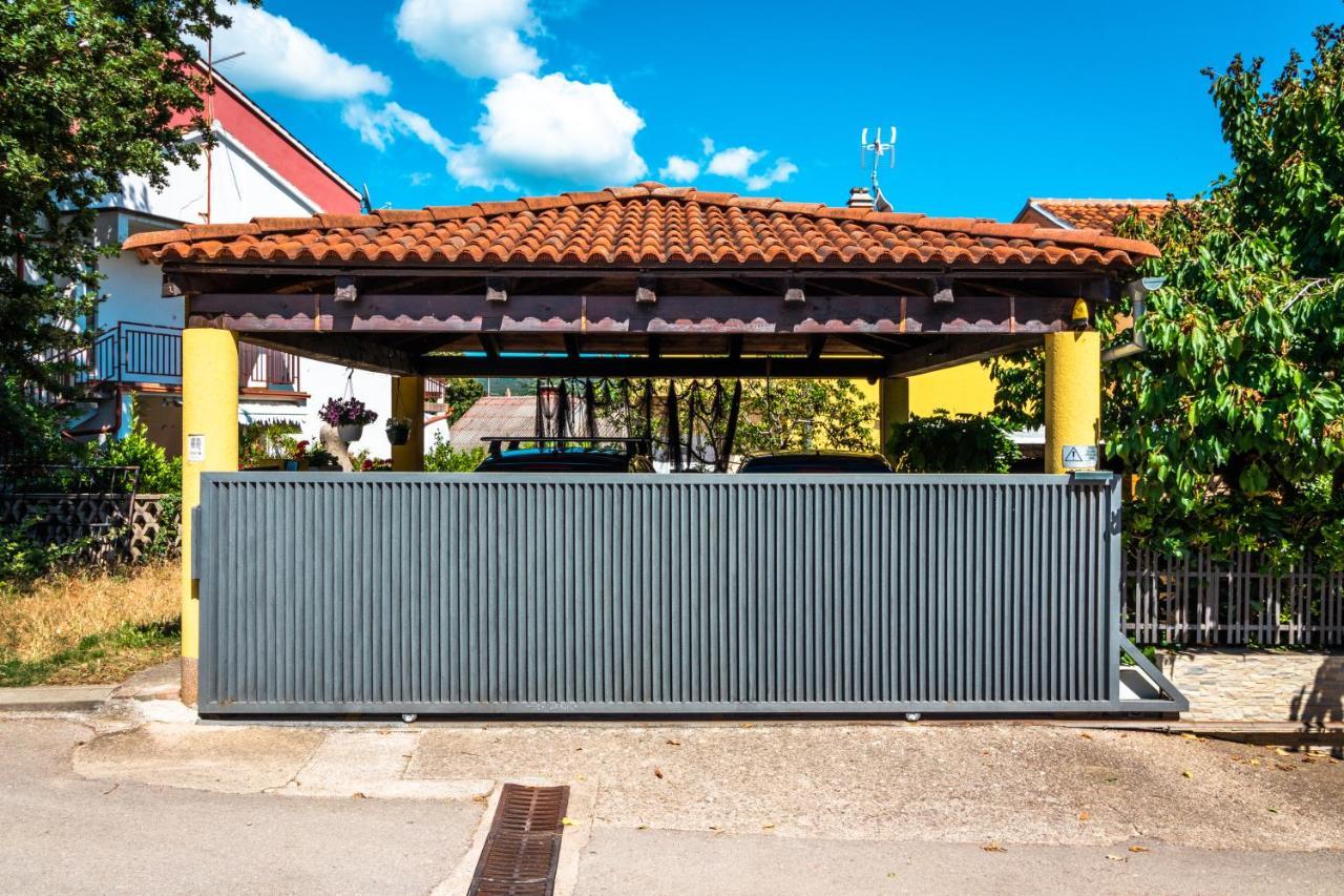 Apartmani Grguric Kornić Buitenkant foto