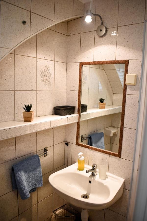 Apartmani Grguric Kornić Buitenkant foto