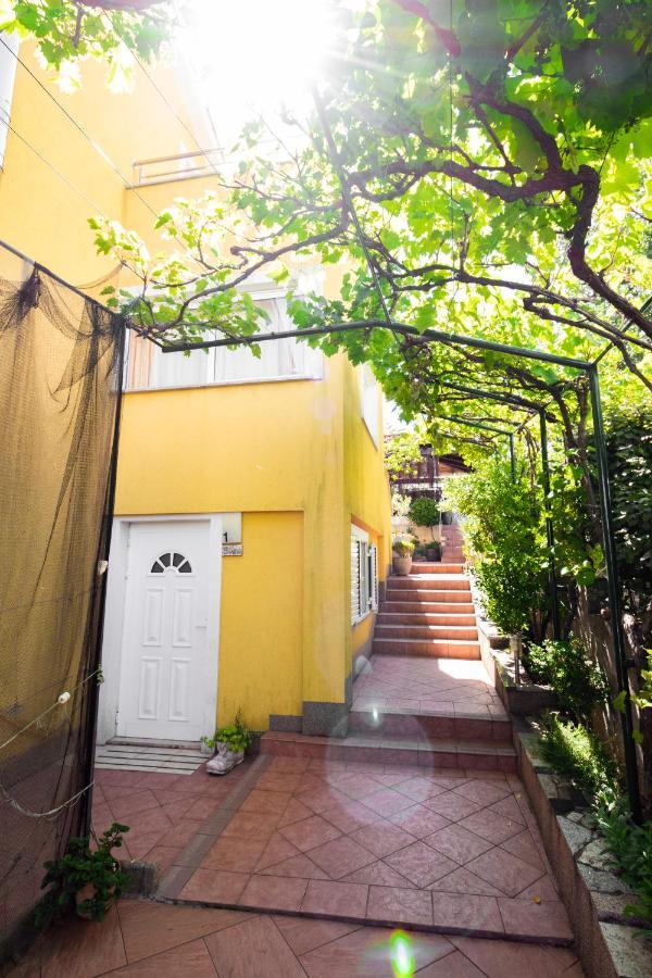 Apartmani Grguric Kornić Buitenkant foto