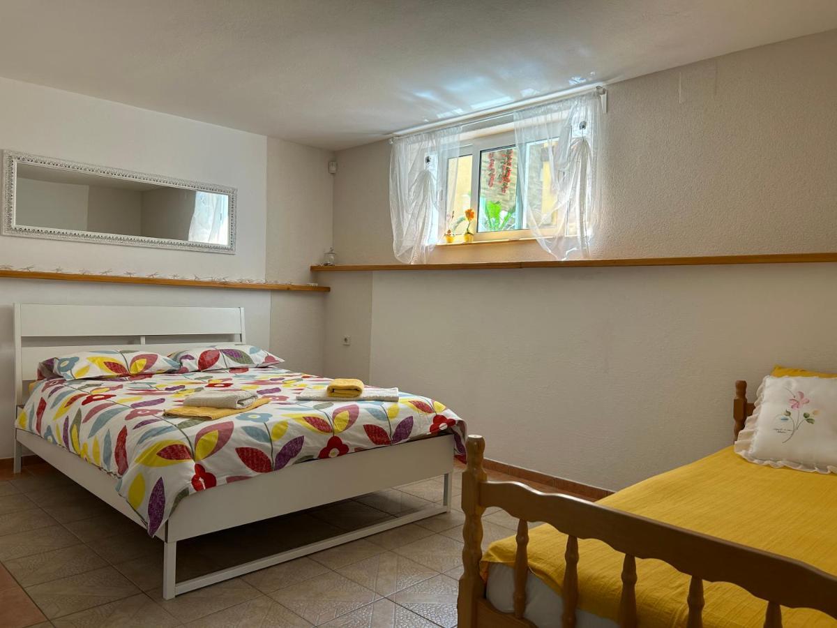 Apartmani Grguric Kornić Buitenkant foto