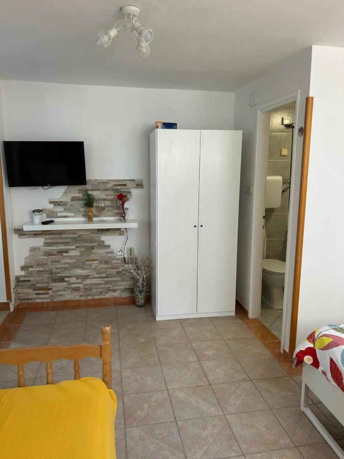 Apartmani Grguric Kornić Buitenkant foto