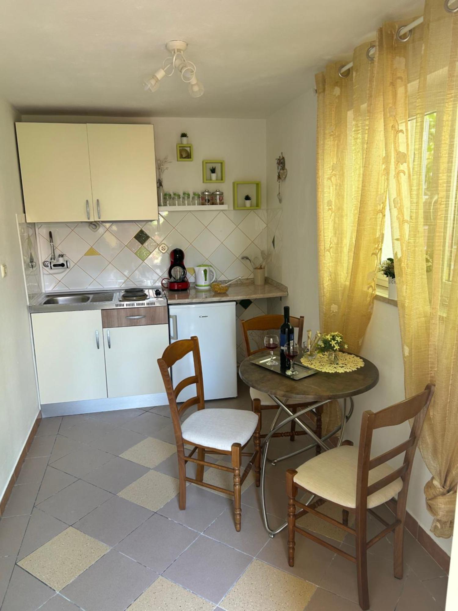 Apartmani Grguric Kornić Buitenkant foto